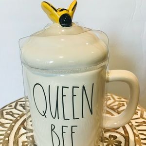 Rae Dunn Queen Bee Topper Mug